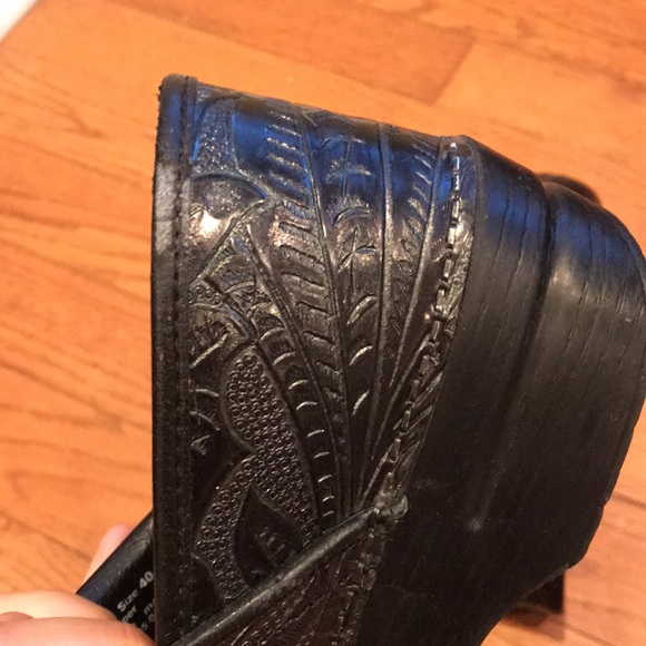 Floral embossed Dansko Clogs - Picture 7 of 9